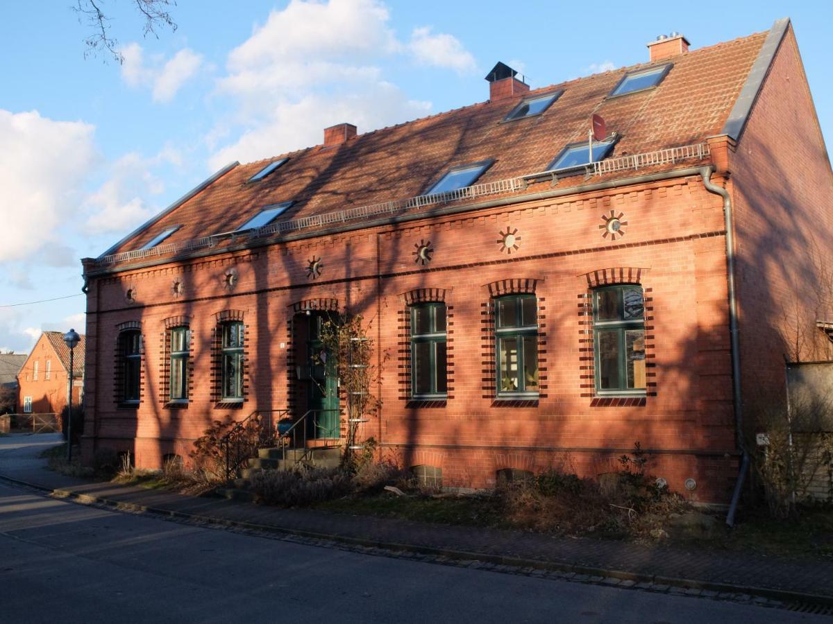 Botanische Botschaft Apartment Strodehne Exterior photo